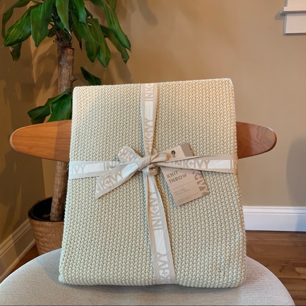Ink + Ivy Bree Knit Throw Blanket in Ivory new!